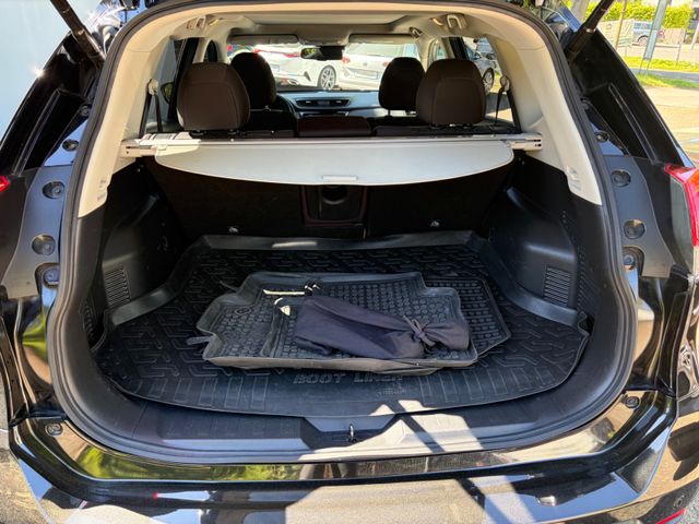 Fahrzeugabbildung Nissan X-Trail+AHK+Panorama+Navi+Kamera+PDC+SHZ+