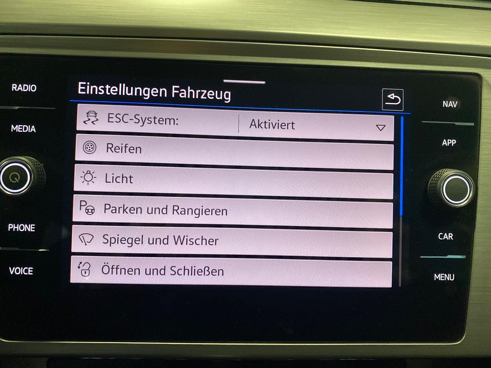 Fahrzeugabbildung Volkswagen Passat Variant 1.5 TSI DSG+APP+NAVI+SHZ+ALLWETT+