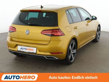 Volkswagen Golf - 6