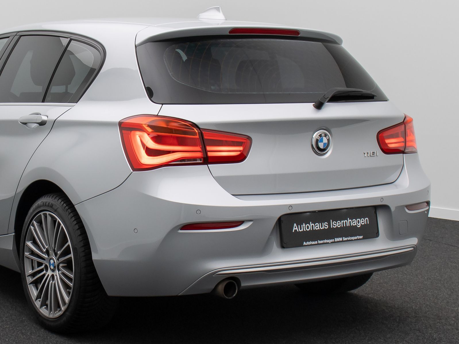 Fahrzeugabbildung BMW 118i Urban Line GSD ParkAss LED DAB NaviBusiness