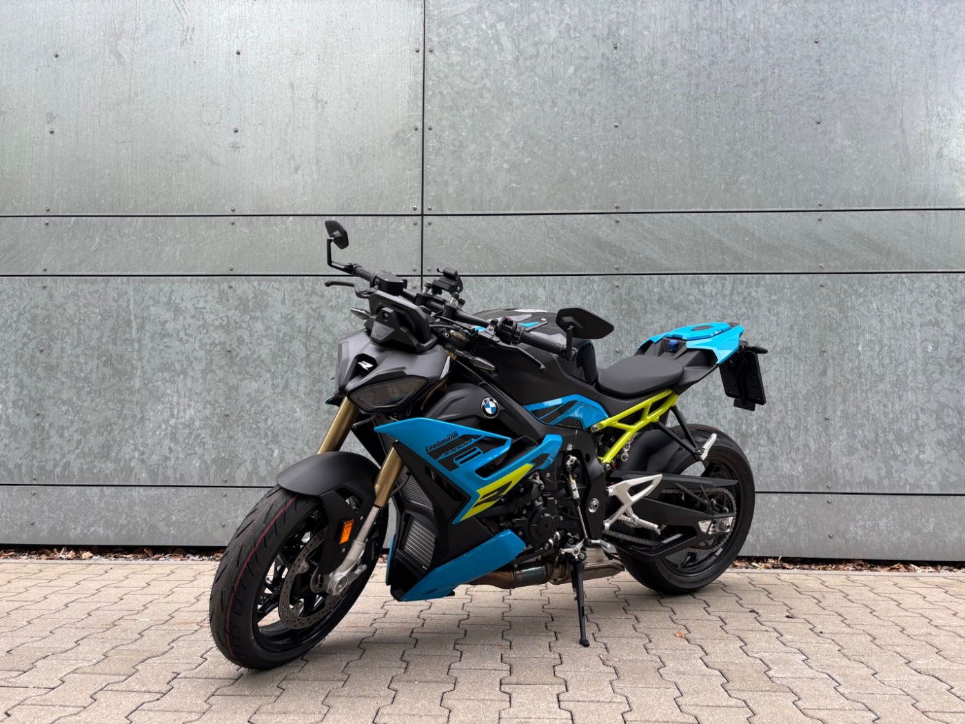Fahrzeugabbildung BMW S 1000 R Style Sport 2 Pakete Akrapovic