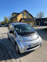 Peugeot iOn - -