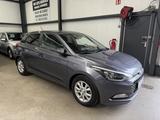 Hyundai i20 1.2 Sitzheizung Klima  Tempomat - Hyundai i20 Gebrauchtwagen in Lübeck
