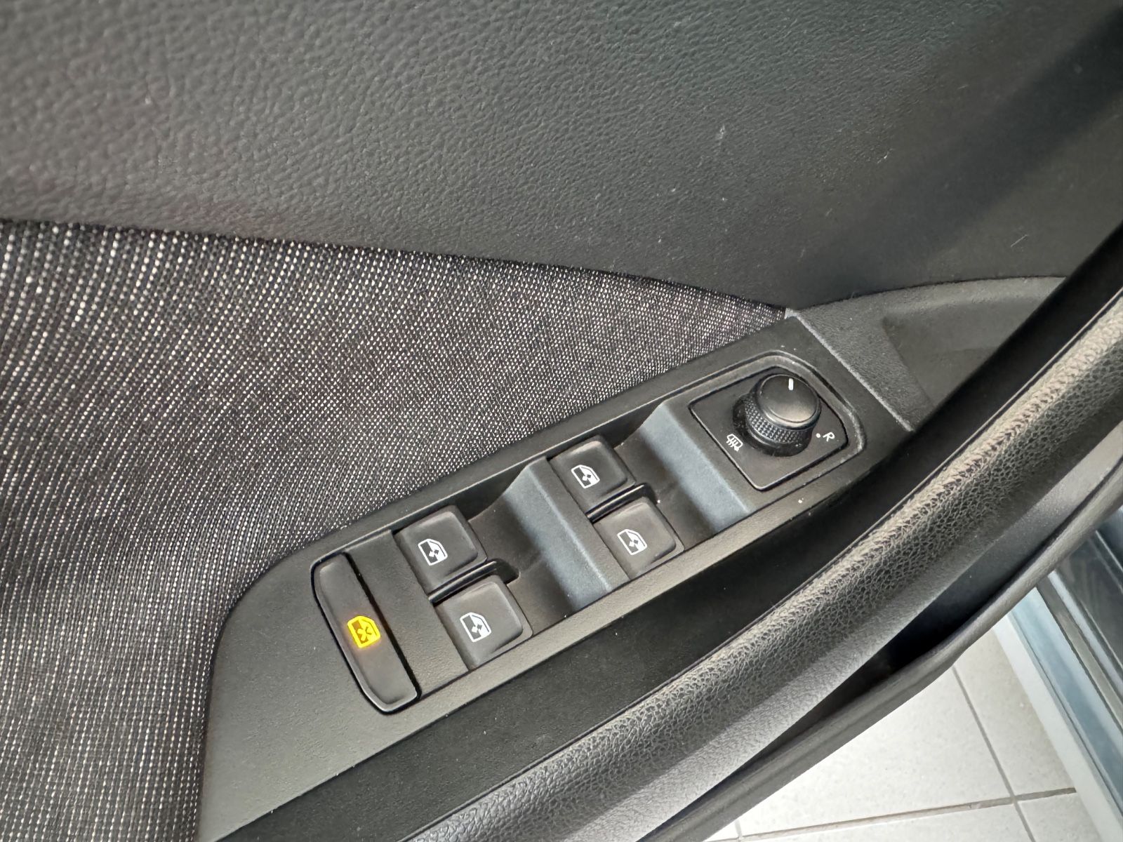 Fahrzeugabbildung SKODA Kamiq Style/HAGELSCHADEN/CarPlay/PDC/KLIMAAUTO/