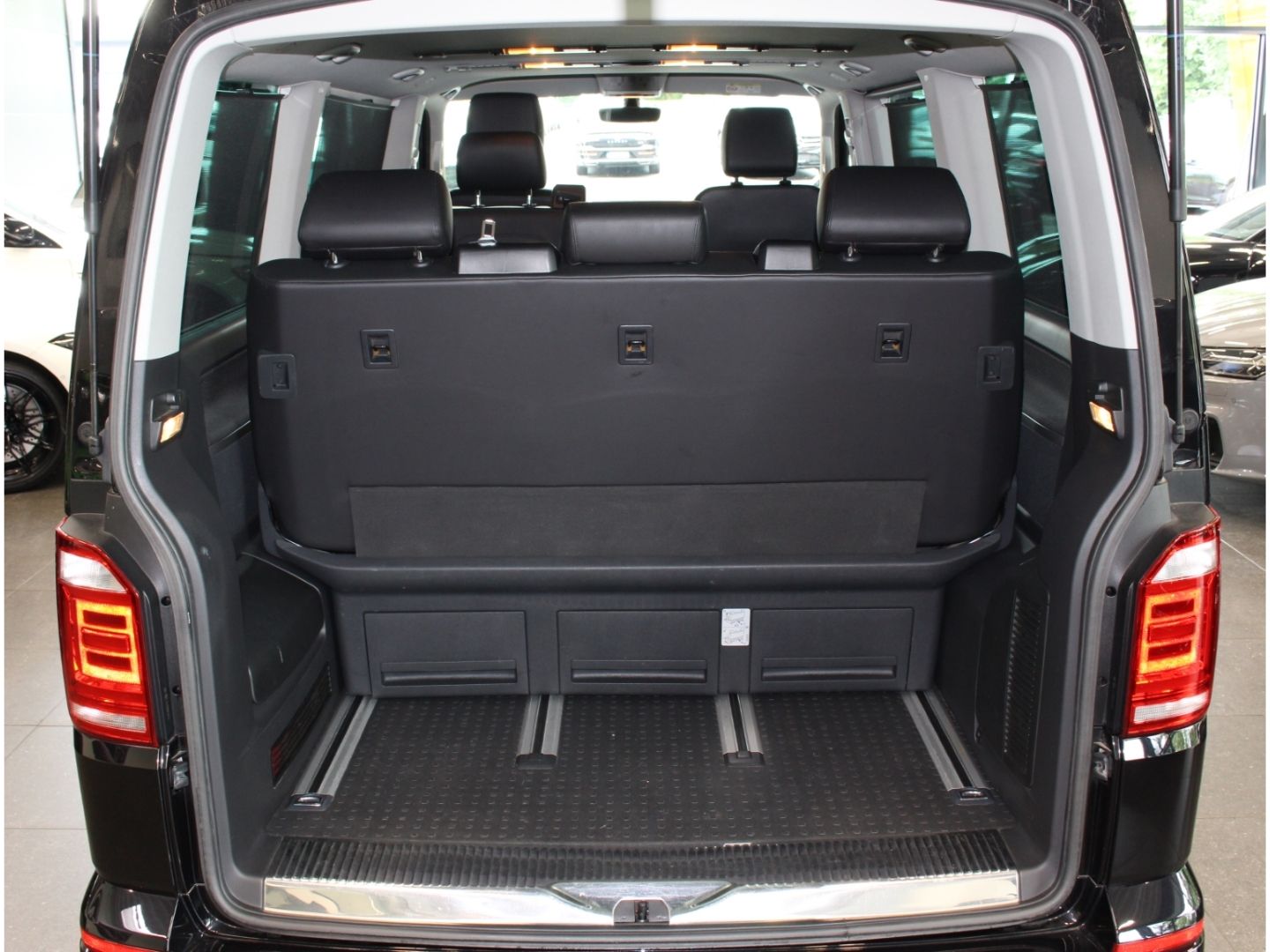 Fahrzeugabbildung Volkswagen T6 Multivan Gen. Six 4Motion 2.0 TDI*1. Hand*ACC