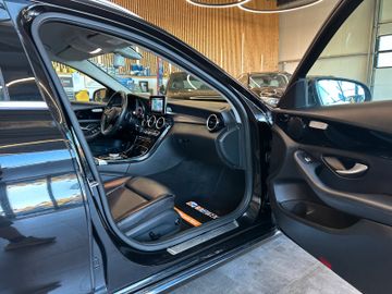 Mercedes-Benz C 180 *TÜVSERVICE NEU*TEMPO*NAV*LED*SZHZ*