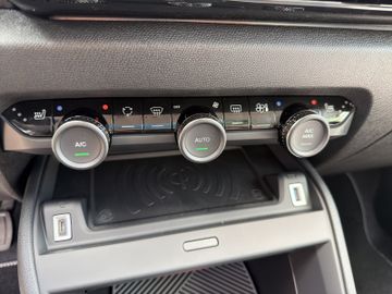 Citroën C4 Max HY 145 SD+SHZ+PDC+Kam.+KeyLess+LED+Navi