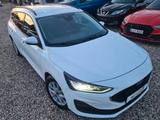 Ford Turnier1.5 88kw KAMERA V+H/SHZ/LED/KEYLESS - Ford Focus: 1.8