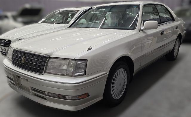 Toyota Crown Royal Saloon