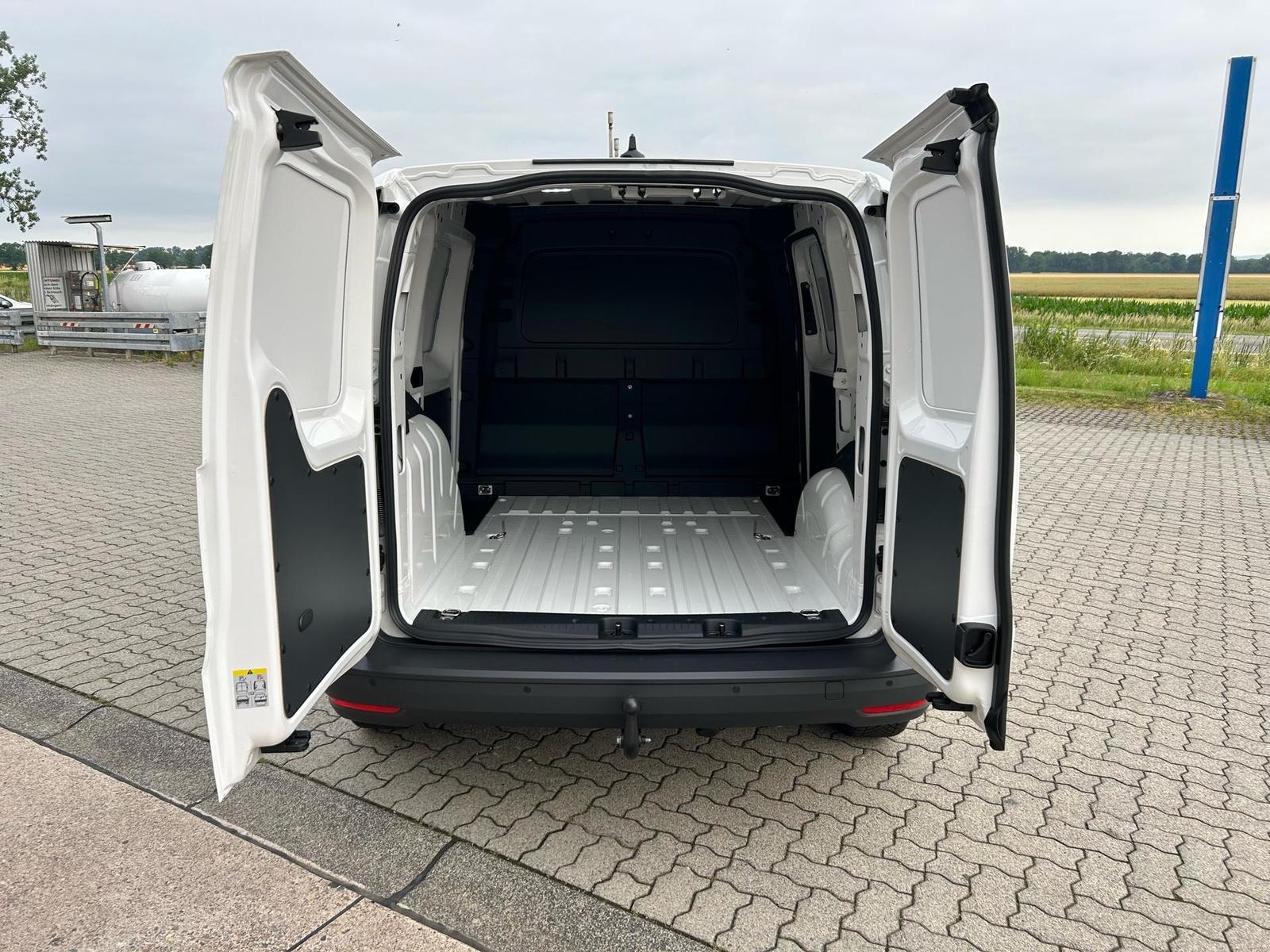 Volkswagen Caddy Cargo 1.5 TSI / AHK App-Connect