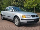 Volkswagen Passat 1.6 Auto Basis - Volkswagen Passat aus 1997