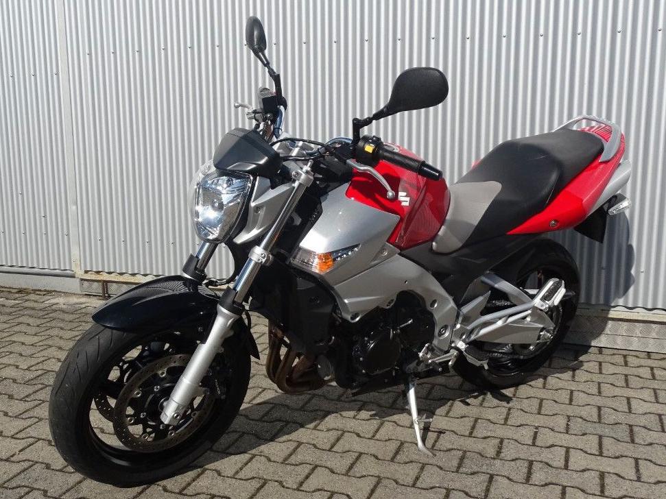 Suzuki GSR 600