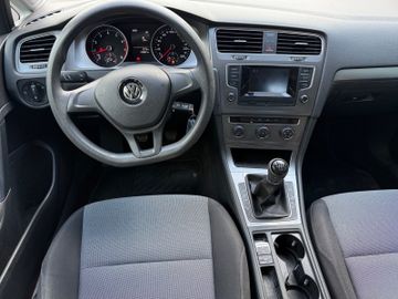 Volkswagen Golf - 10