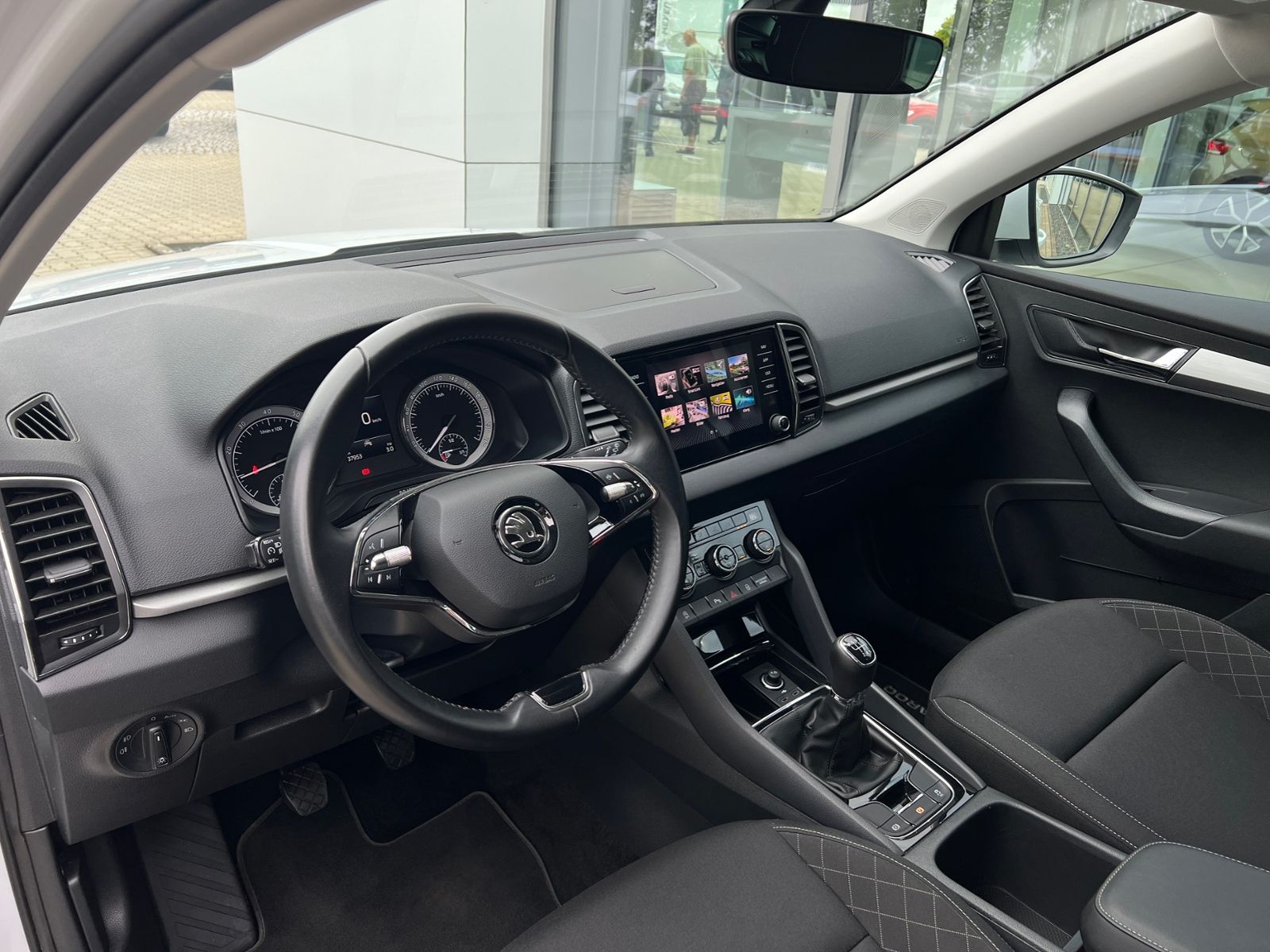 Fahrzeugabbildung SKODA Karoq Ambition 1.5 TSI *AHK, SmartLink, Kamera,