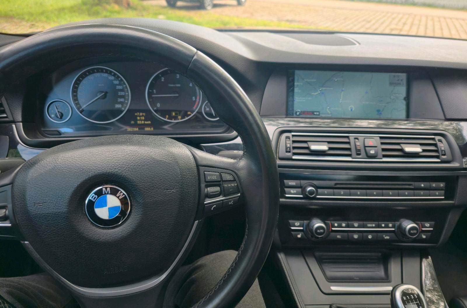 BMW 530 2010 — photo 10