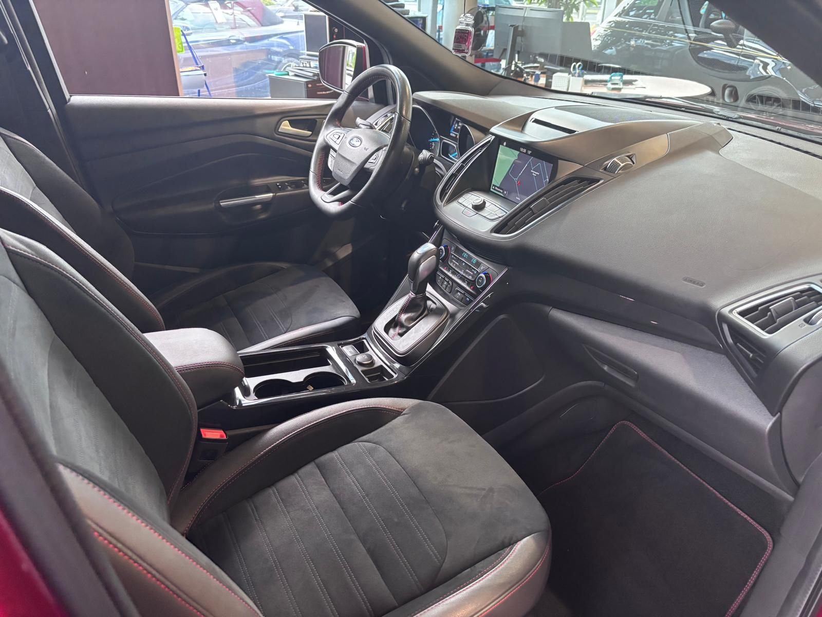 Fahrzeugabbildung Ford Kuga ST-Line Allrad SONY XENON NAVI