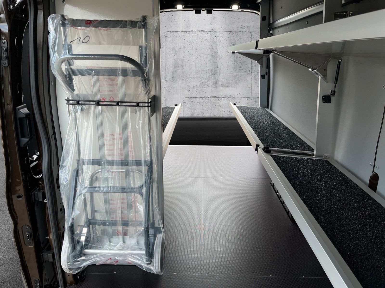 Fahrzeugabbildung Ford Transit Kasten 350 ** UPS **L4 Trend