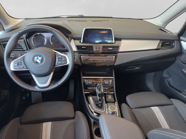 Fahrzeugabbildung BMW 218d Gran Tourer LED+Navi+Kamera+Sportsitze+DAB