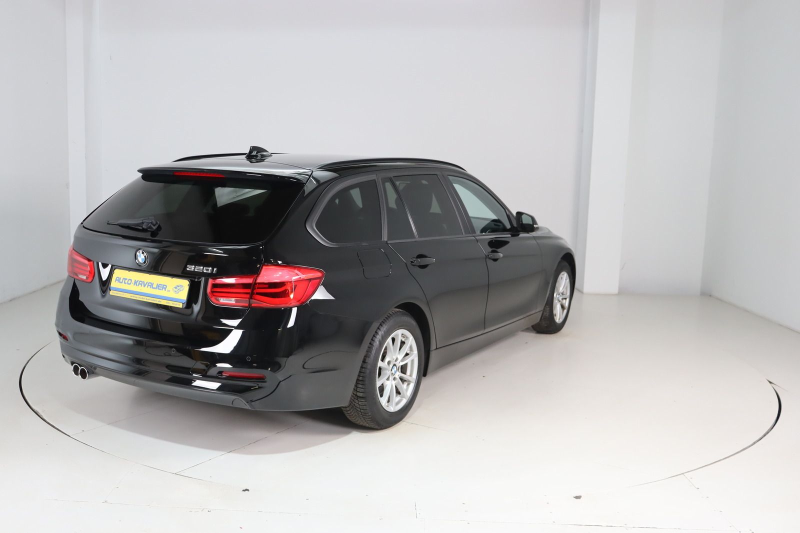 Fahrzeugabbildung BMW 320 i Advantage * LED * 1.Hand * Service neu Tou