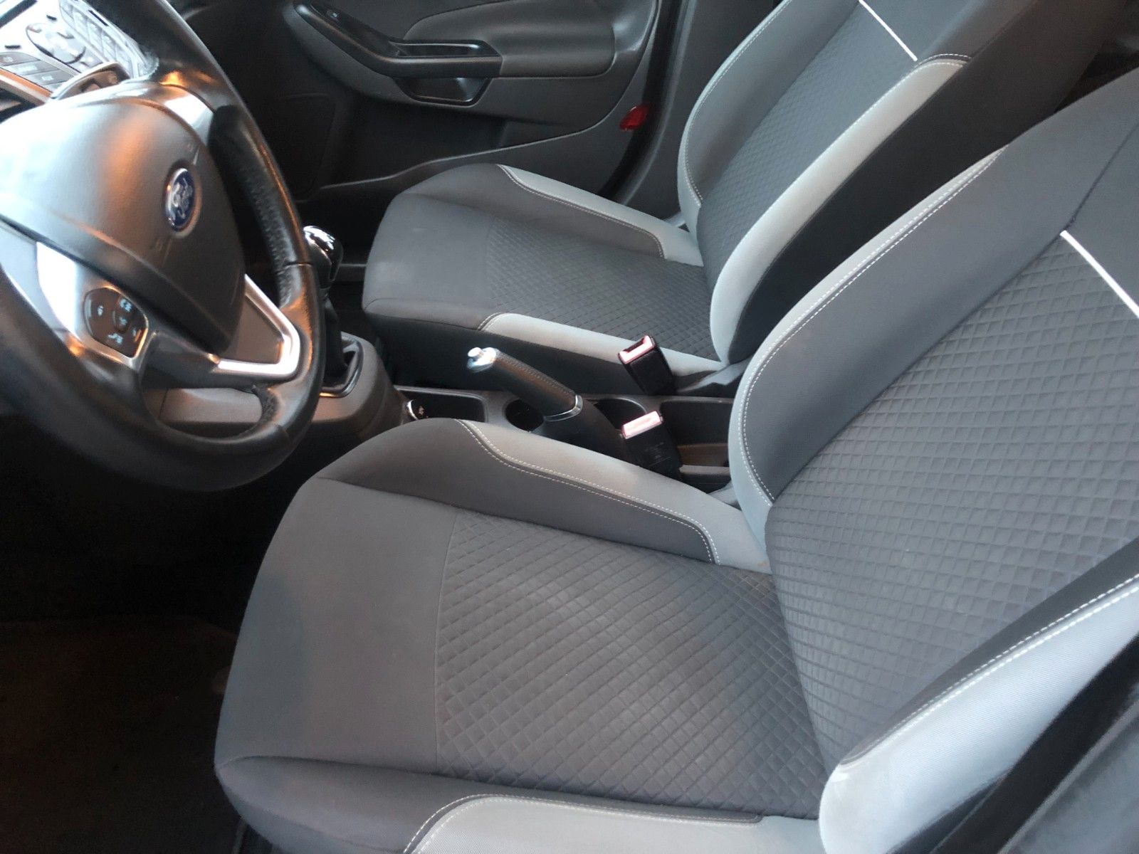 Fahrzeugabbildung Ford Fiesta Celebration