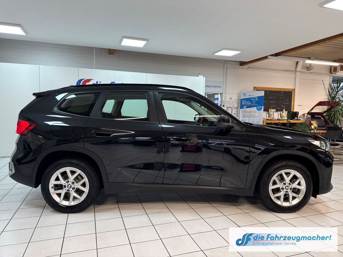 Fahrzeugabbildung BMW X1 20 d xDrive Park-Assistent Navi Digitales Coc