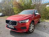 Volvo XC 60 XC60 Momentum 2WD - rote Volvo XC60