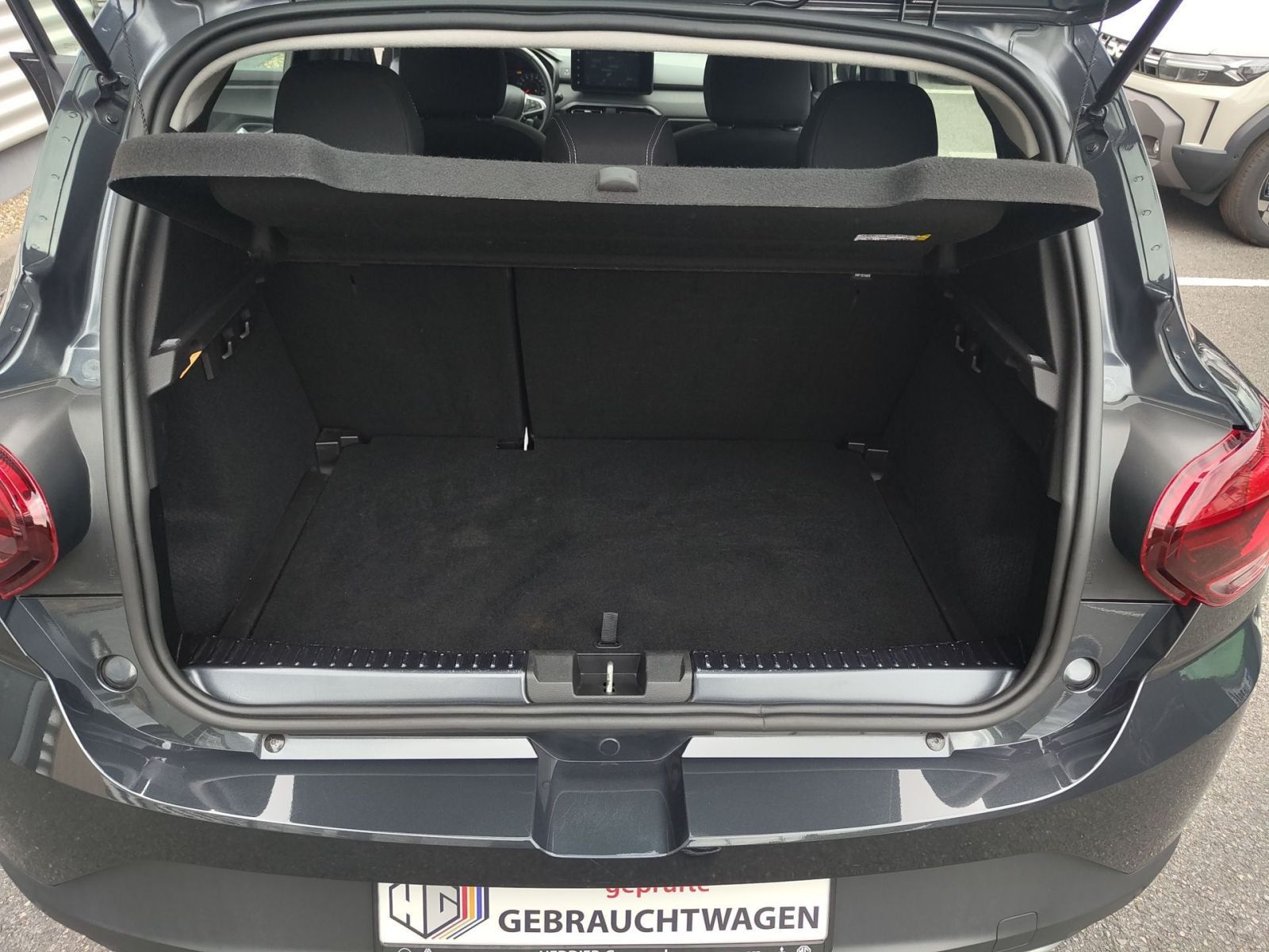 Fahrzeugabbildung Dacia Sandero Stepway III 1.0 TCe 100 ECO-G Comfort