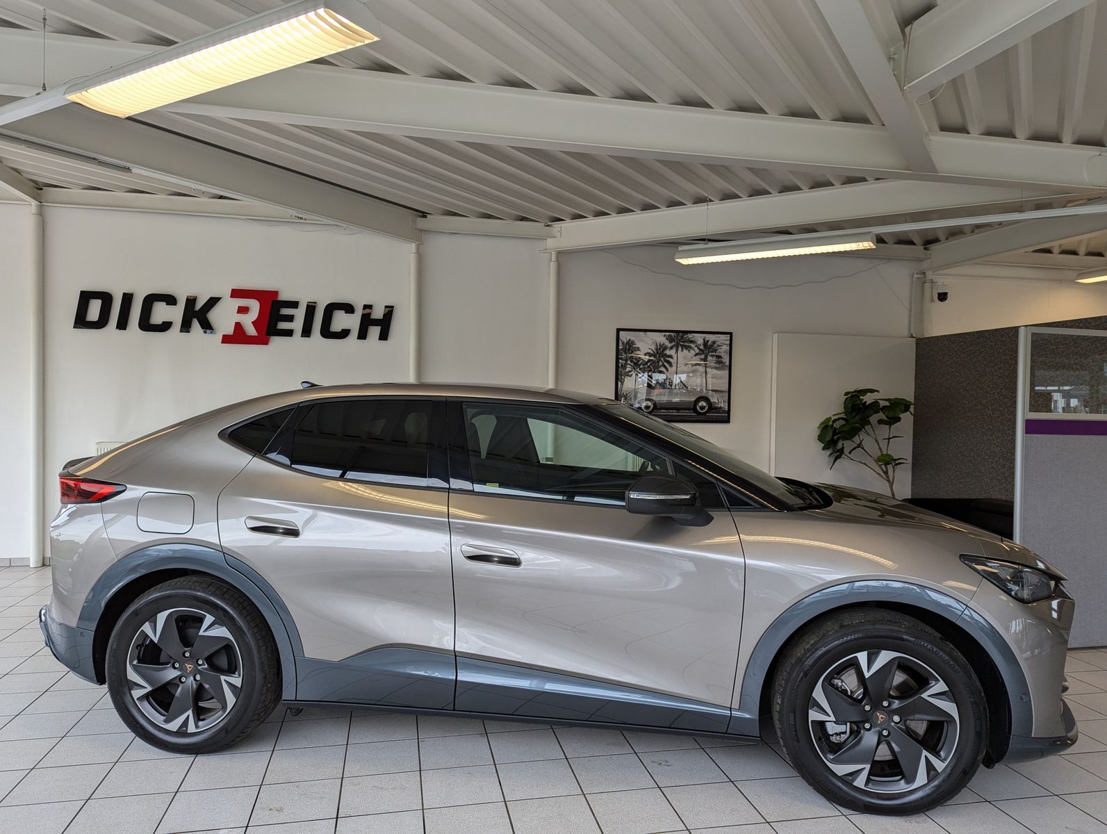 CUPRA Tavascan 210 kW Endura Drive-Pack 82kwh Navi-15" - Image 8