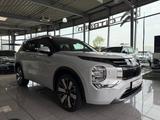 Mitsubishi Outlander 4-WD  TOP  2.4  Plug-in Hybrid  (PHEV) - Mitsubishi Outlander in Aachen