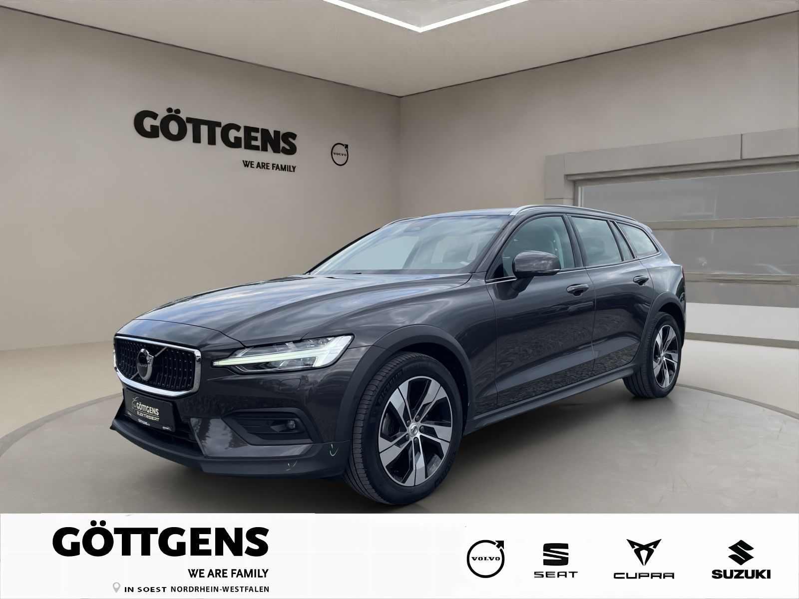 Volvo V60 Cross Country B4 AWD Plus AHK LED NAVI H&K
