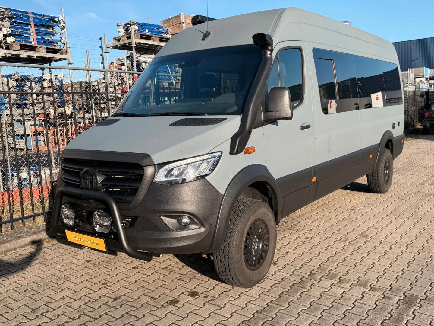 Mercedes-Benz Sprinter by Innova + Achleitner 4x4x4
