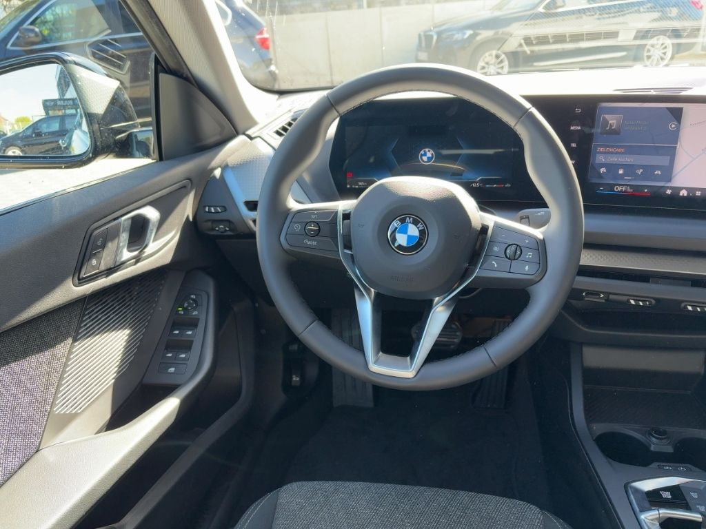BMW 216 - Bild 9