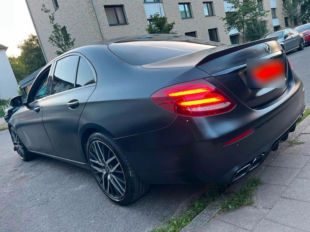 Image of Mercedes-Benz E 220