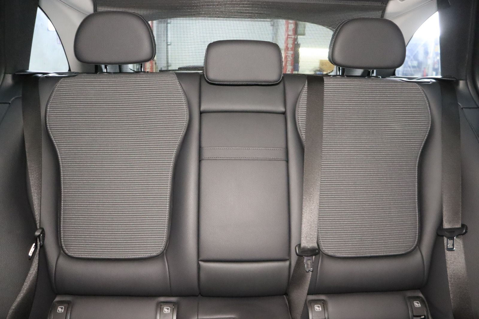 Fahrzeugabbildung Mercedes-Benz C 220 T d 4Matic Standhzg. * LED *