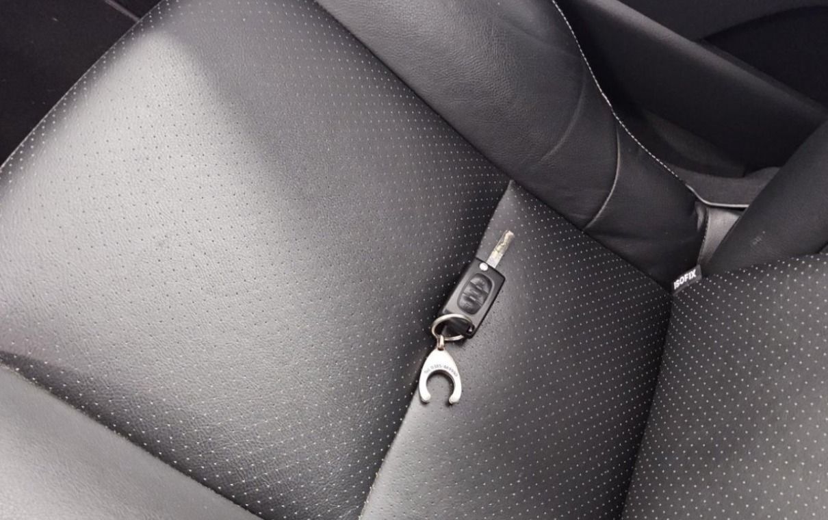 Fahrzeugabbildung Peugeot 207 CC 1.6 Roland Garros LEDER NAVIGATION 1.HAND