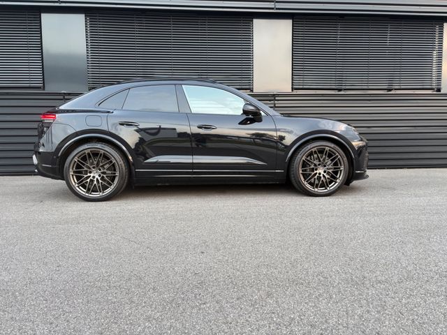 Porsche Macan E Turbo-REALITY HEAD UP- MEGAVOLL!!