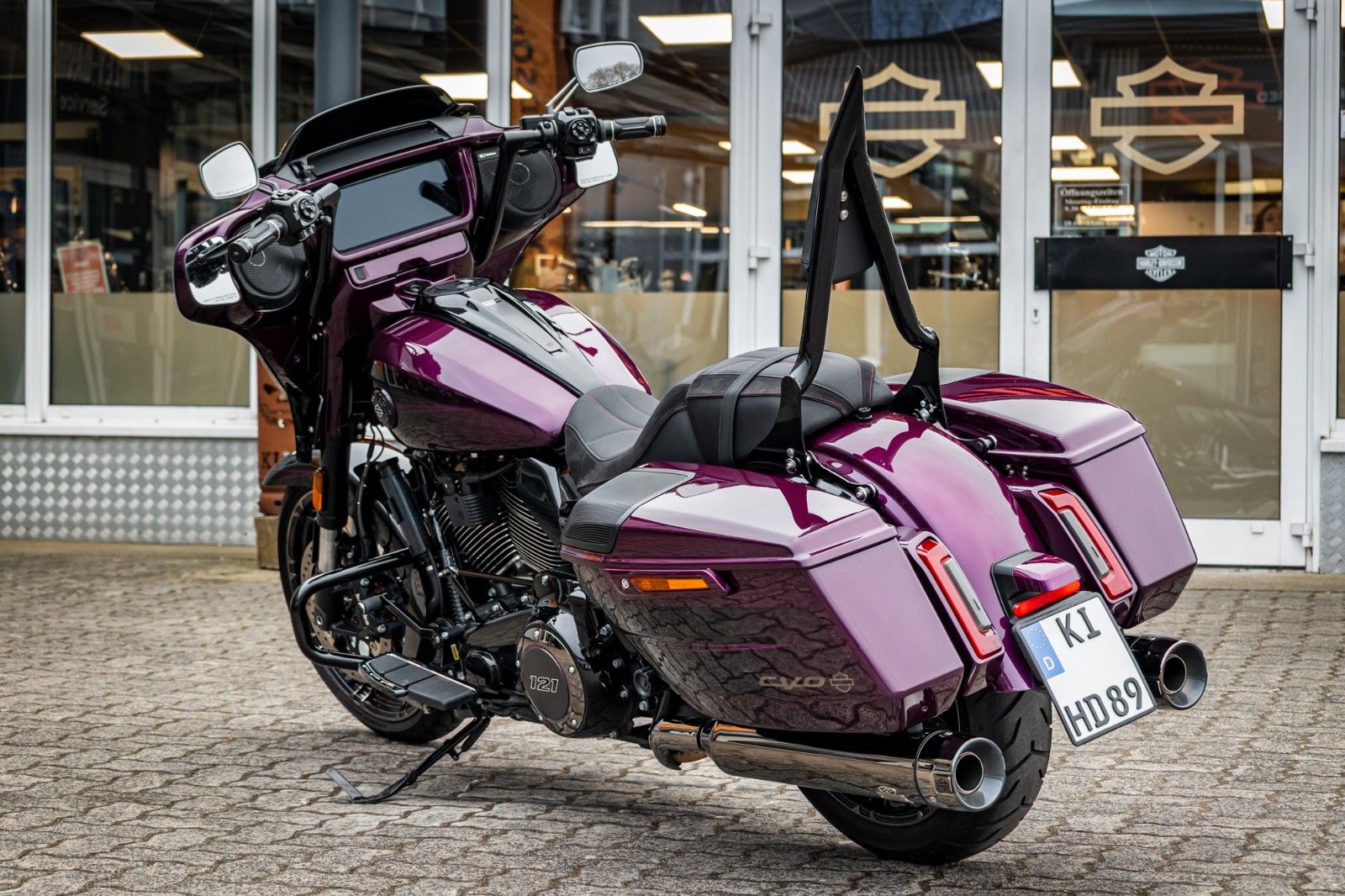 Fahrzeugabbildung Harley-Davidson CVO Street Glide FLHXSE 121 cui - Jekill & Hyde