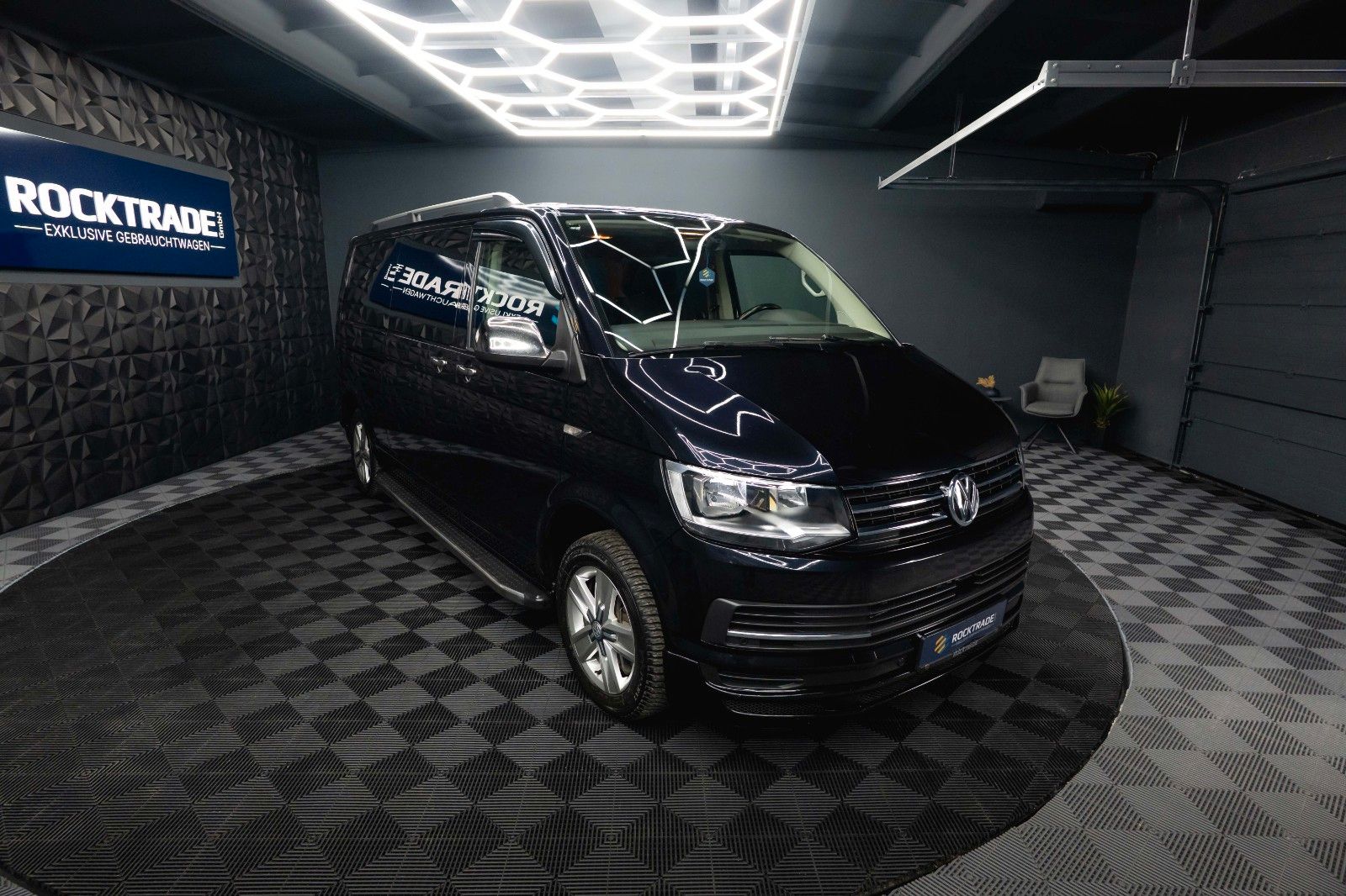 Fahrzeugabbildung Volkswagen T6 Multivan 2.0 TDI DSG Lang *ACC*CarPlay*DAB*