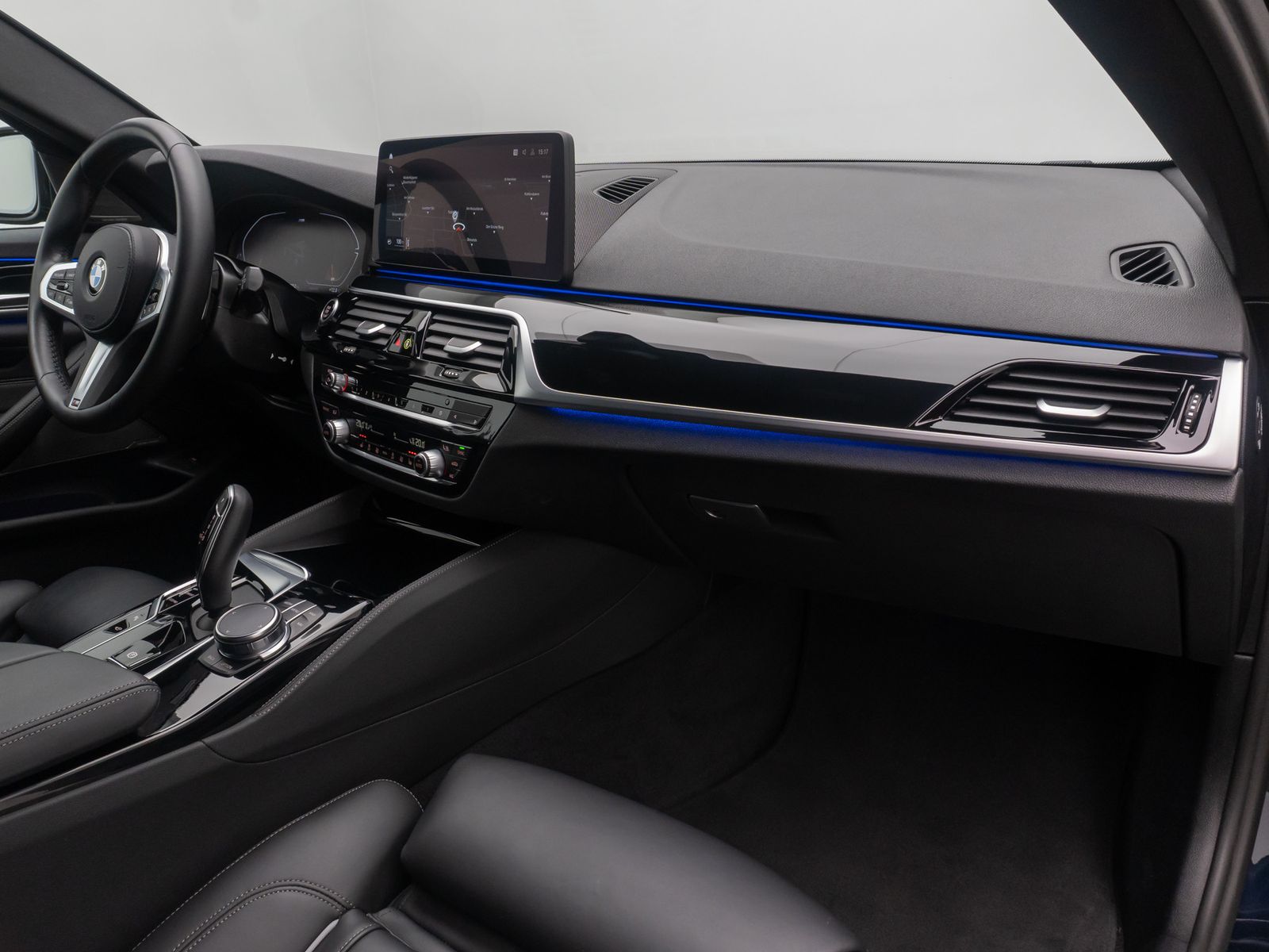 Fahrzeugabbildung BMW 530d xD MSport Individual 360&deg;H/K HUD DAB 20Zoll