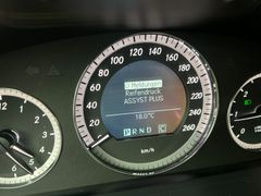 MERCEDES-BENZ E 220 CDI/ RENTNER/ 71.000KM / GARANTIE/ AUTOM. MERCEDES-BENZ E 220 CDI/ RENTNER/ 71.000KM / GARANTIE/ AUTOM.