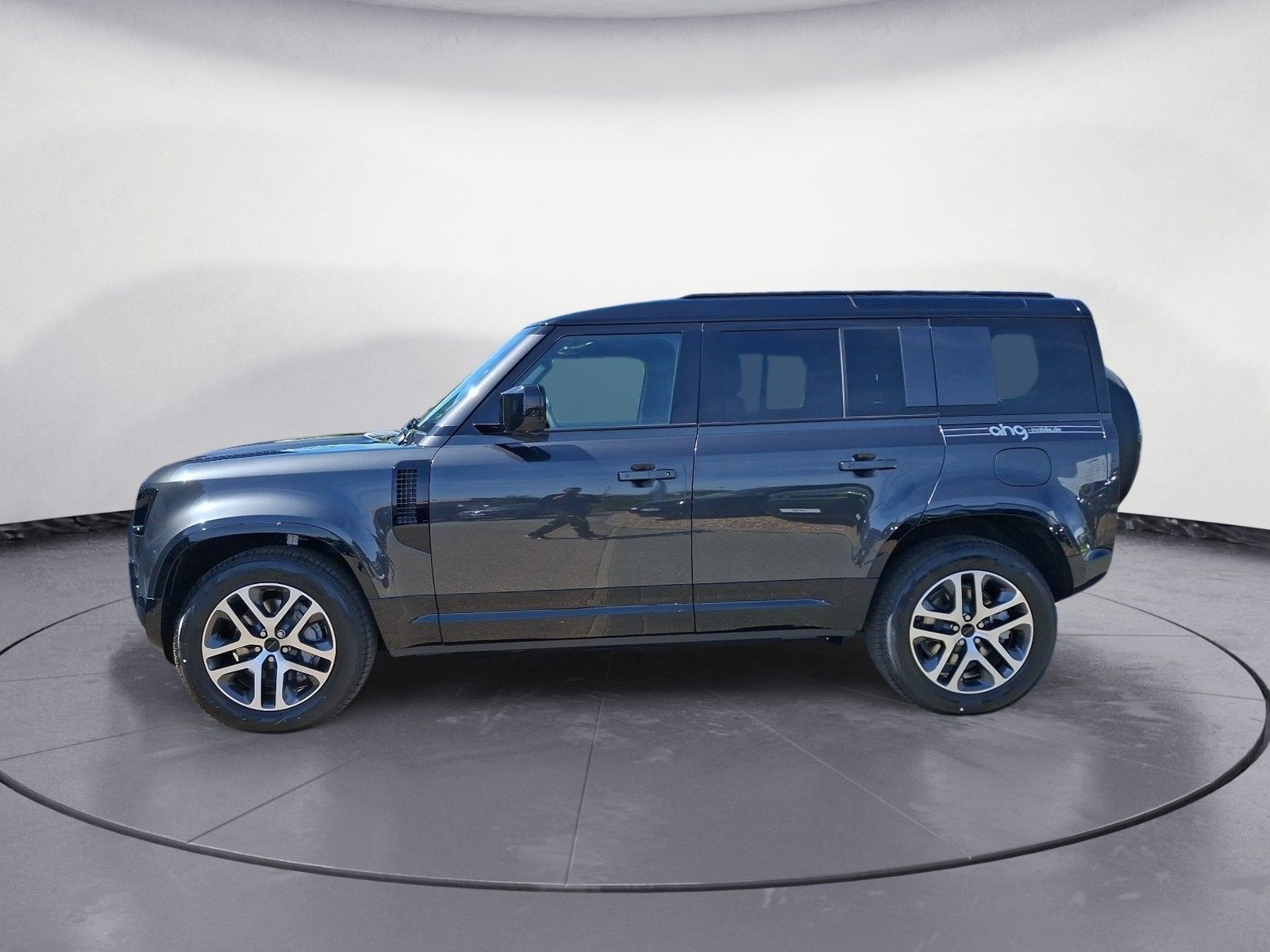 Land Rover Defender 110 P300e Dynamic SE AHK HUD PluginHybr imagem 3