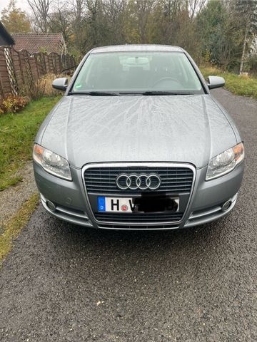 Audi A4 2.0 - 130 PS, 8 fach bereift