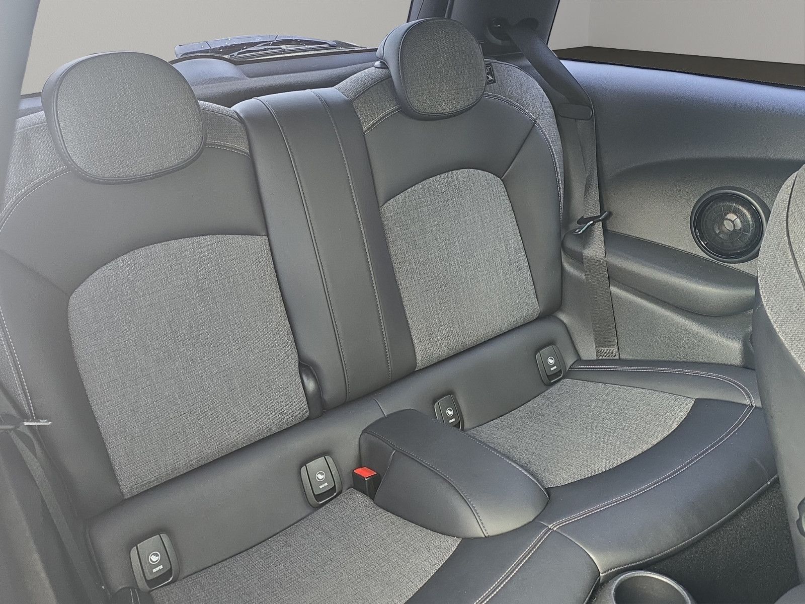 Fahrzeugabbildung MINI COOPER S Mini John Cooper Works Harman-Kardon