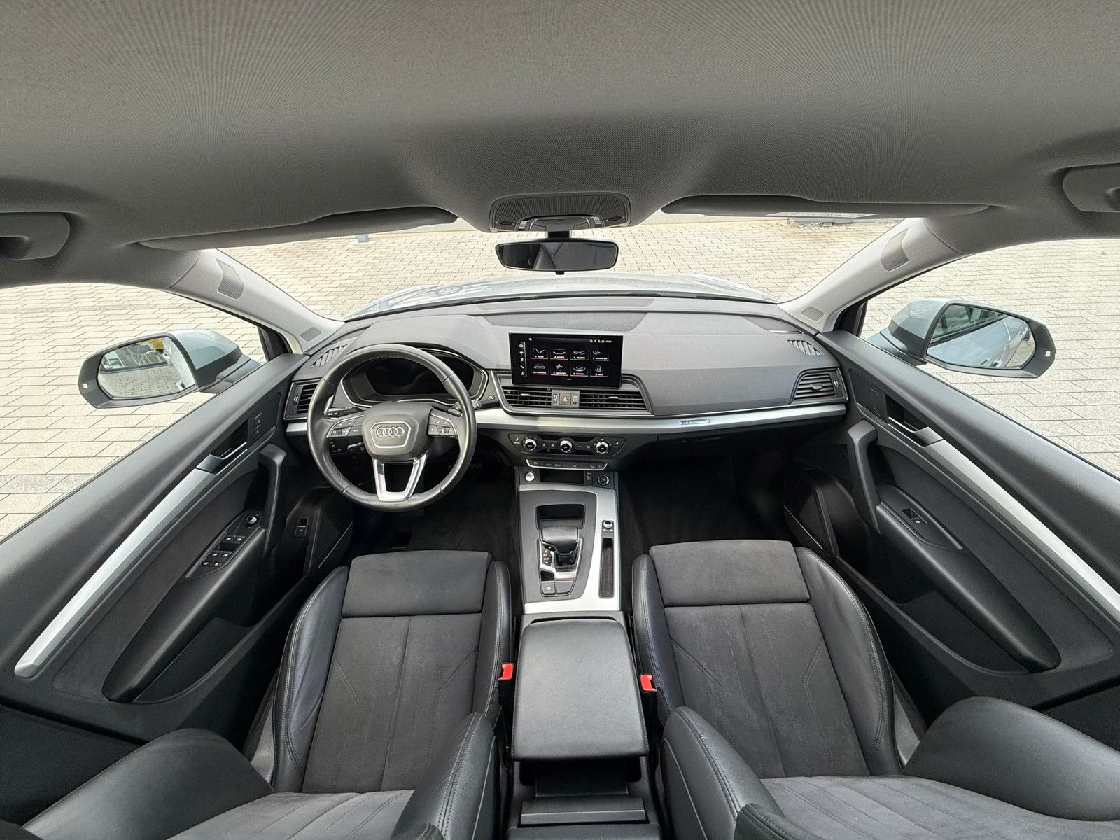 Fahrzeugabbildung Audi Q5 Sportback 40 TDI quattro advanced