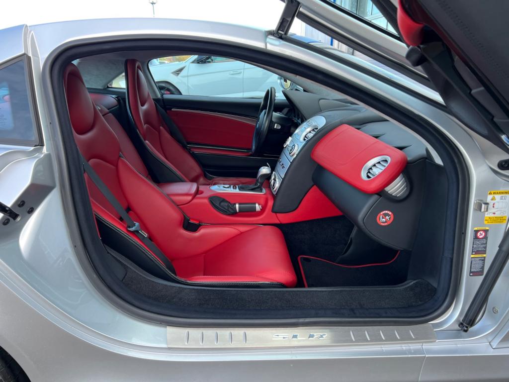 Mercedes-Benz SLR