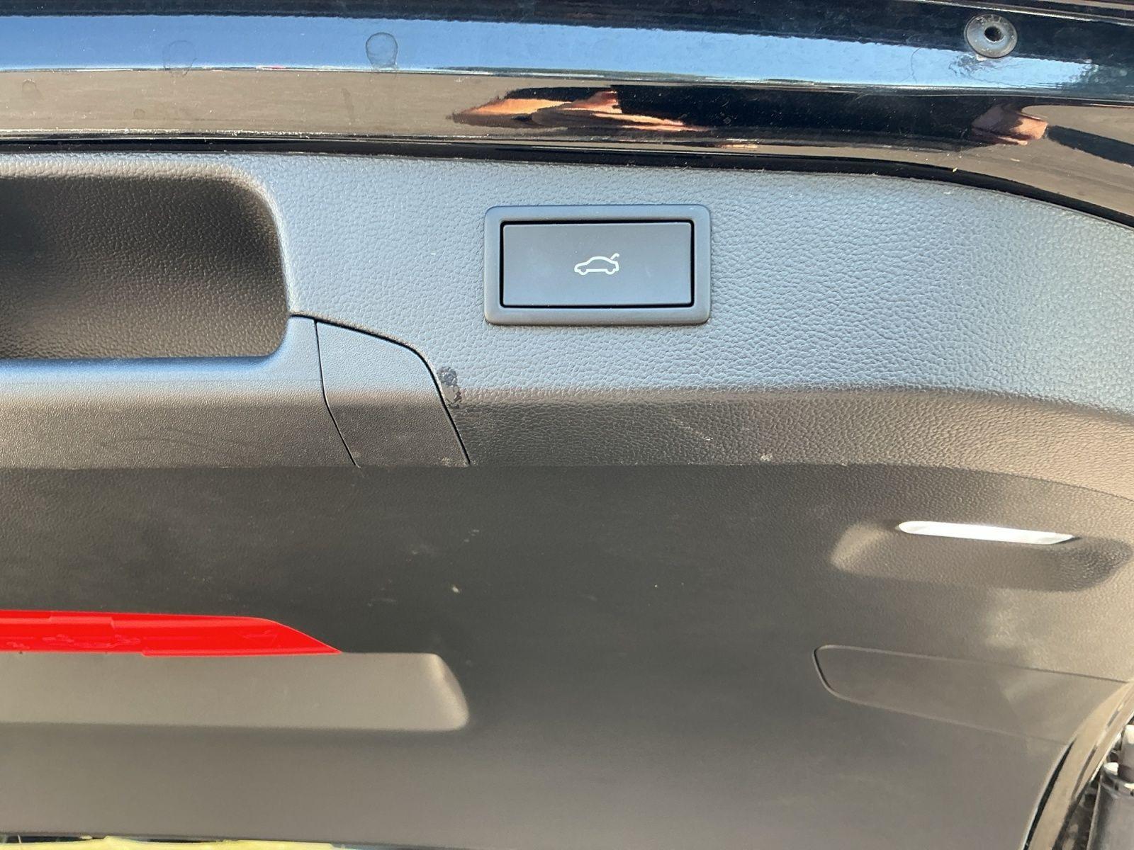 Volkswagen Passat Elegance 2.0 TDI DSG Head-Up Keyless AHK 