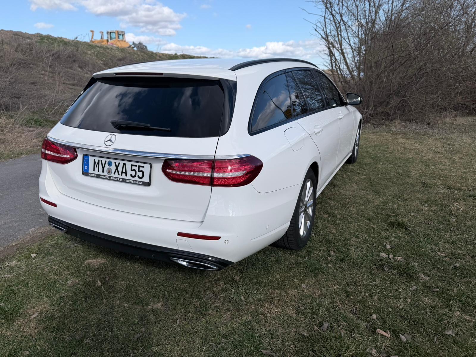 Mercedes-Benz E 220 d Autom. -