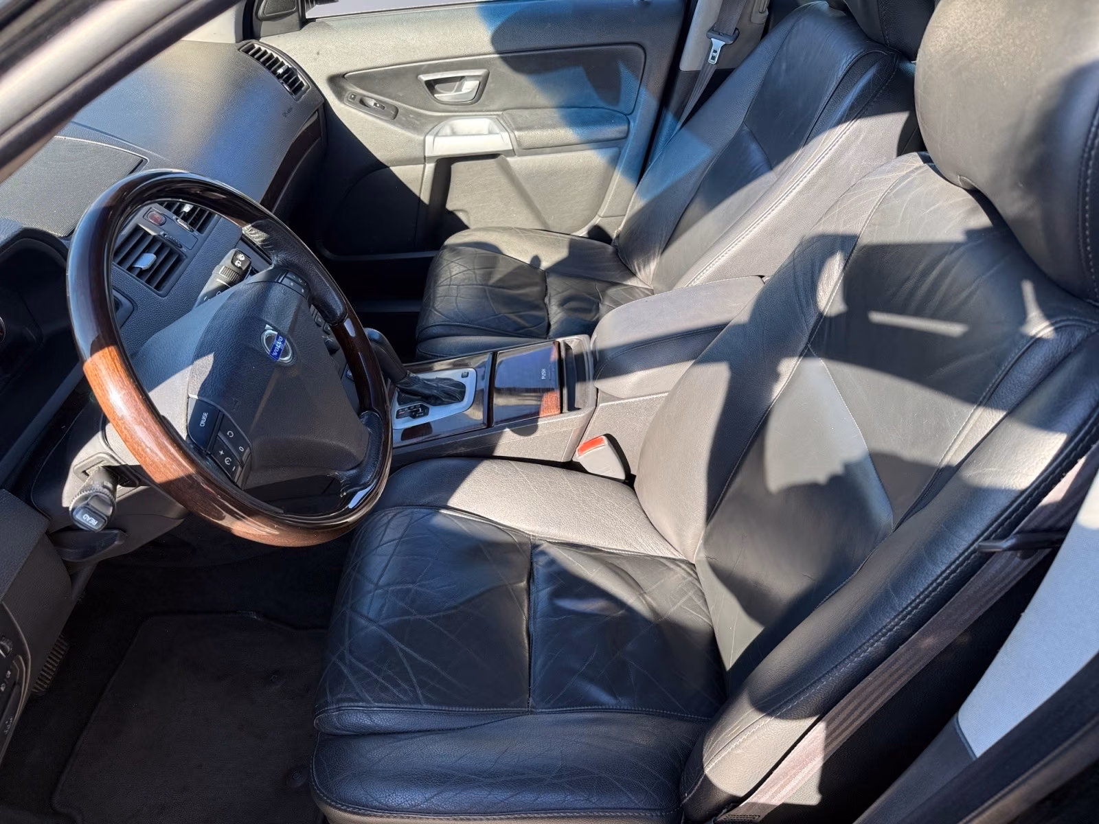 VOLVO XC90 T6 AWD | 272 ch | BVA | TOIT OUVRANT | TOIT PANORAMIQUE | VOLANT EN CUIR | 7-PLACES  | XENON | MÉMOIRE