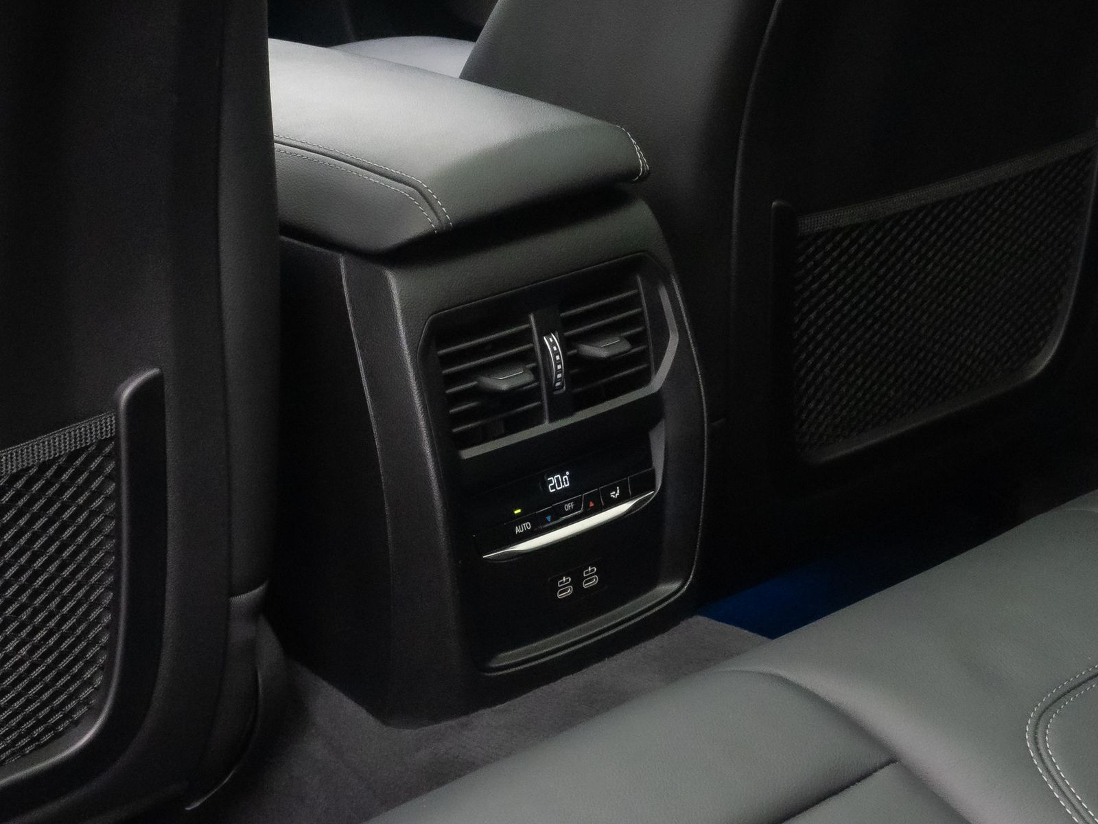 Fahrzeugabbildung BMW 330e M Sport Panorama DAB HUD 360&deg; H/K 19Zoll