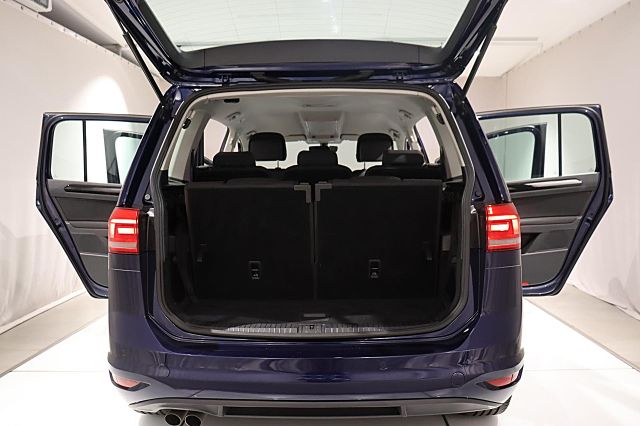 Touran 1.8TSI Highline179PS NAVI TEMPOMAT 7Sitze